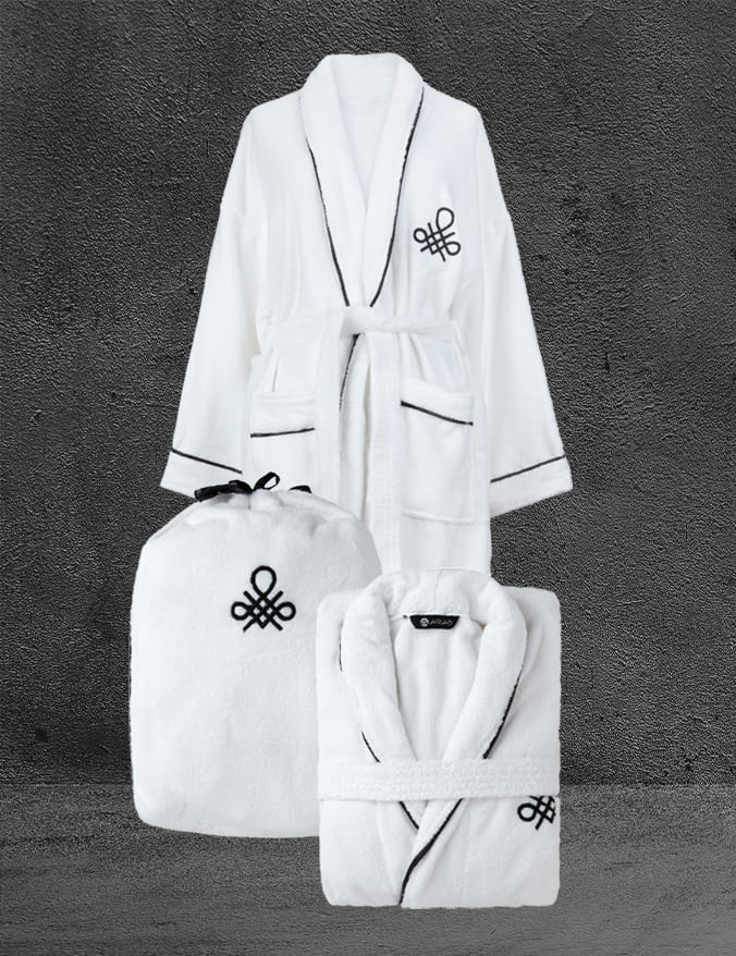 חלוק מגבת לבן דגם פניקס לבן עם רקמה ופייפינג  – 100% כותנה סרוקה