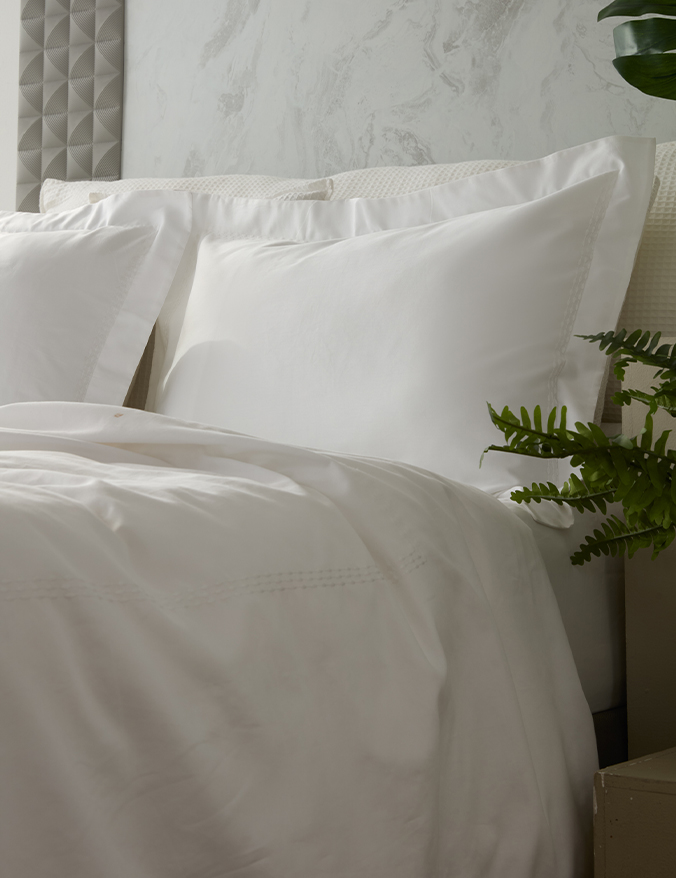 סט מצעי סאטן דגם אסטר לבן עם רקמה לבנה T500