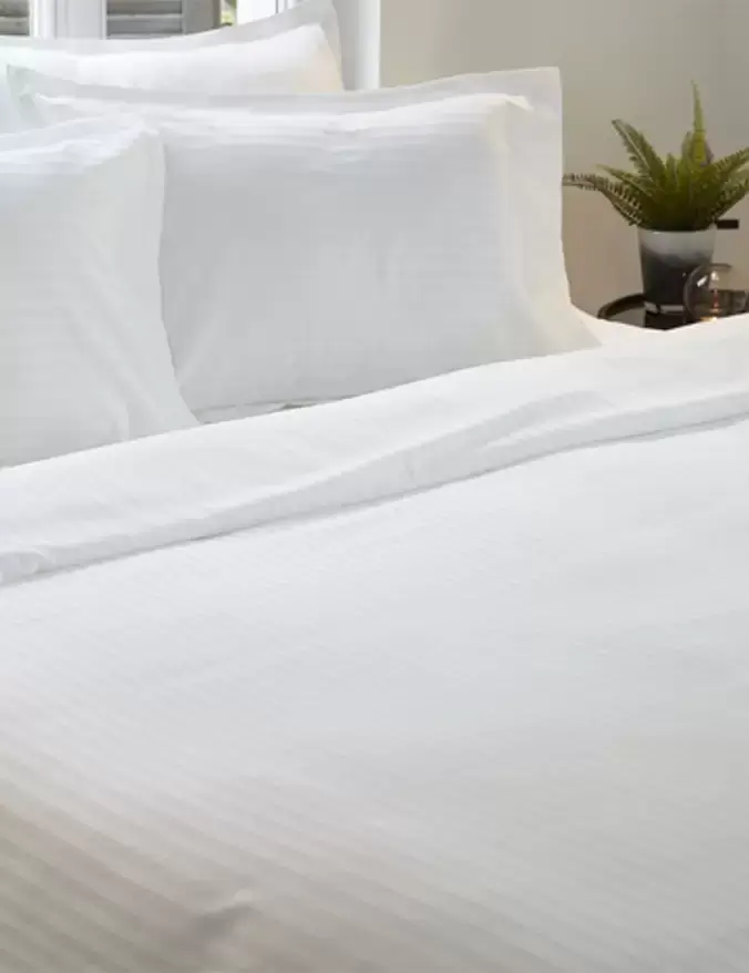 Hotel Line – סט מצעים מלא פסים לבן דגם קיטה